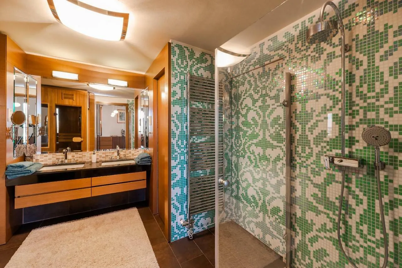 Skyline View Apartment With En Suite Sauna Budapest Hungary