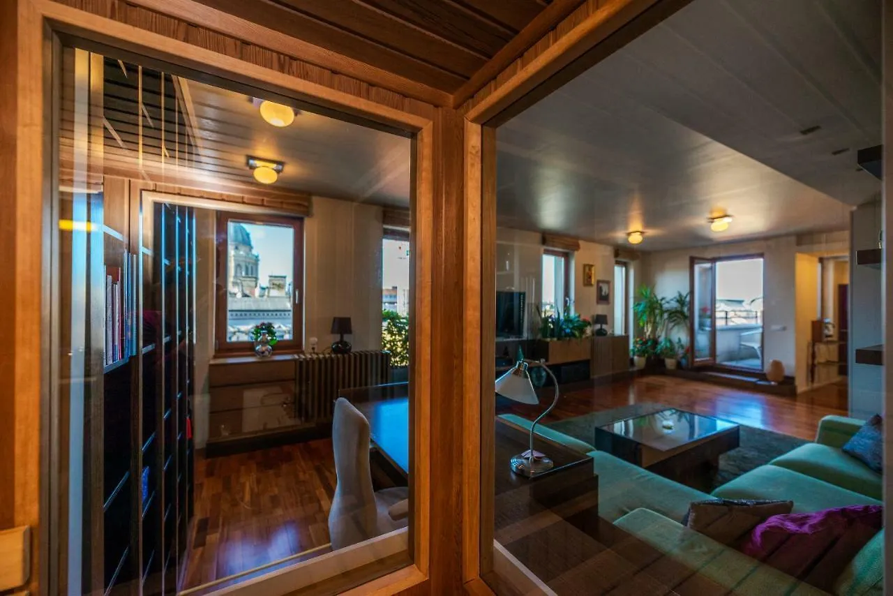 Skyline View Apartment With En Suite Sauna Budapest