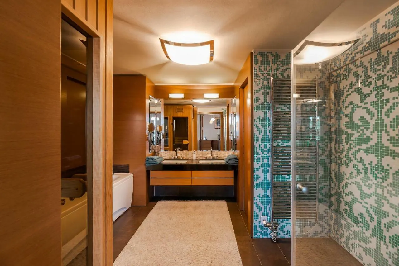 Skyline View Apartment With En Suite Sauna Budapest Hungary