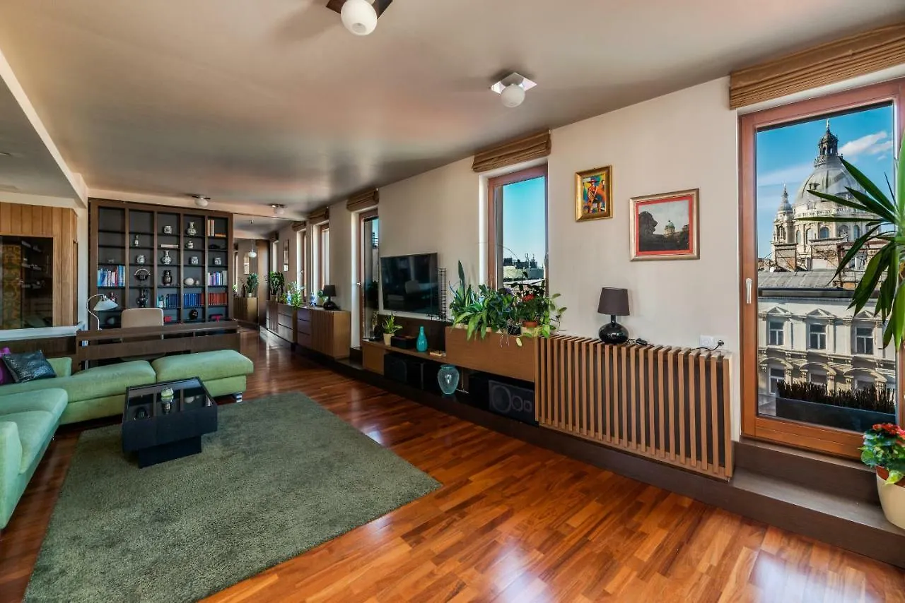 Skyline View Apartment With En Suite Sauna Budapest